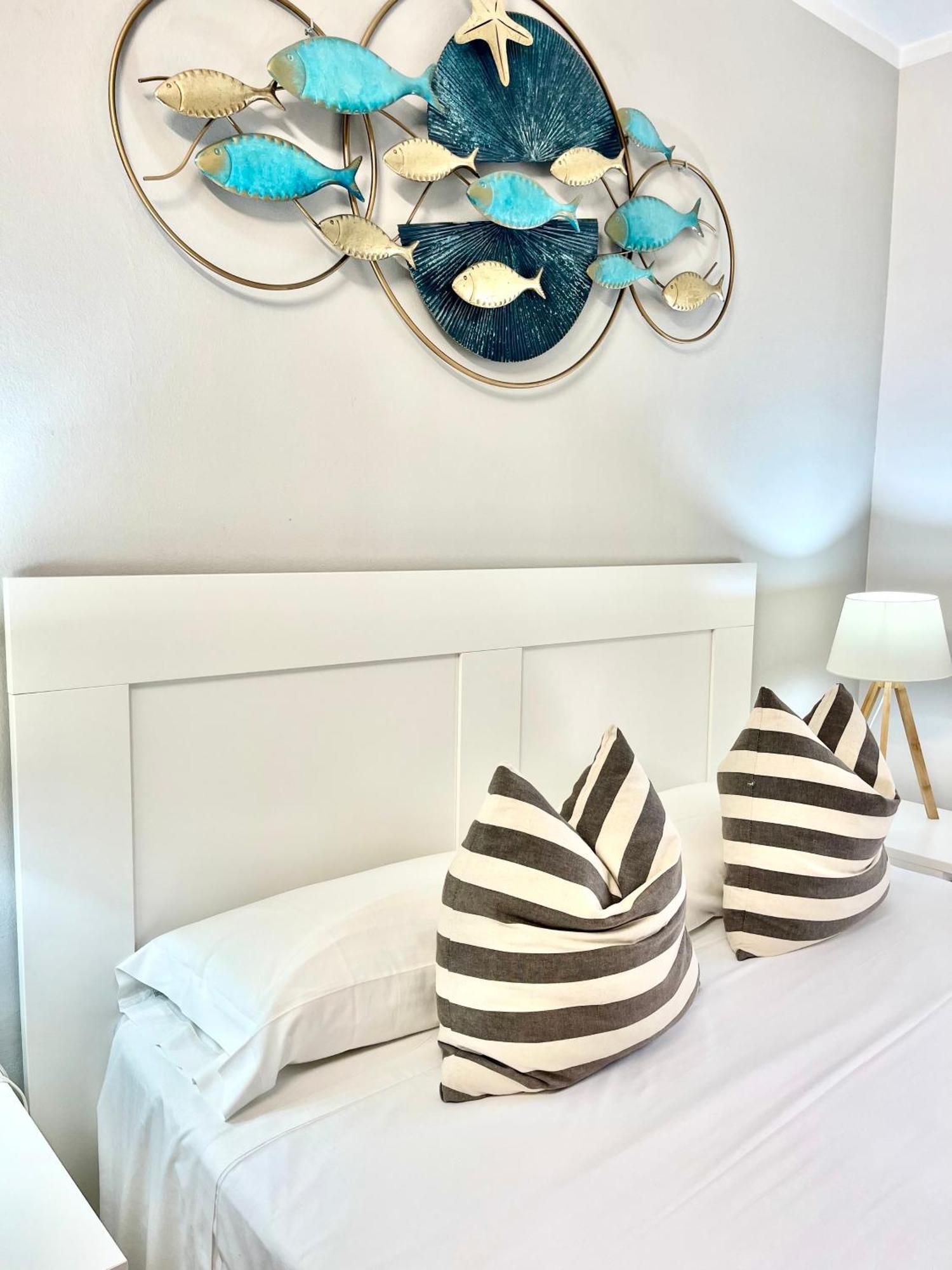 Seahomes Vacations, La Mer Bleue, Beach&Pool, Pk, Full Equipped In Fenals Beach يوريت دي مار المظهر الخارجي الصورة