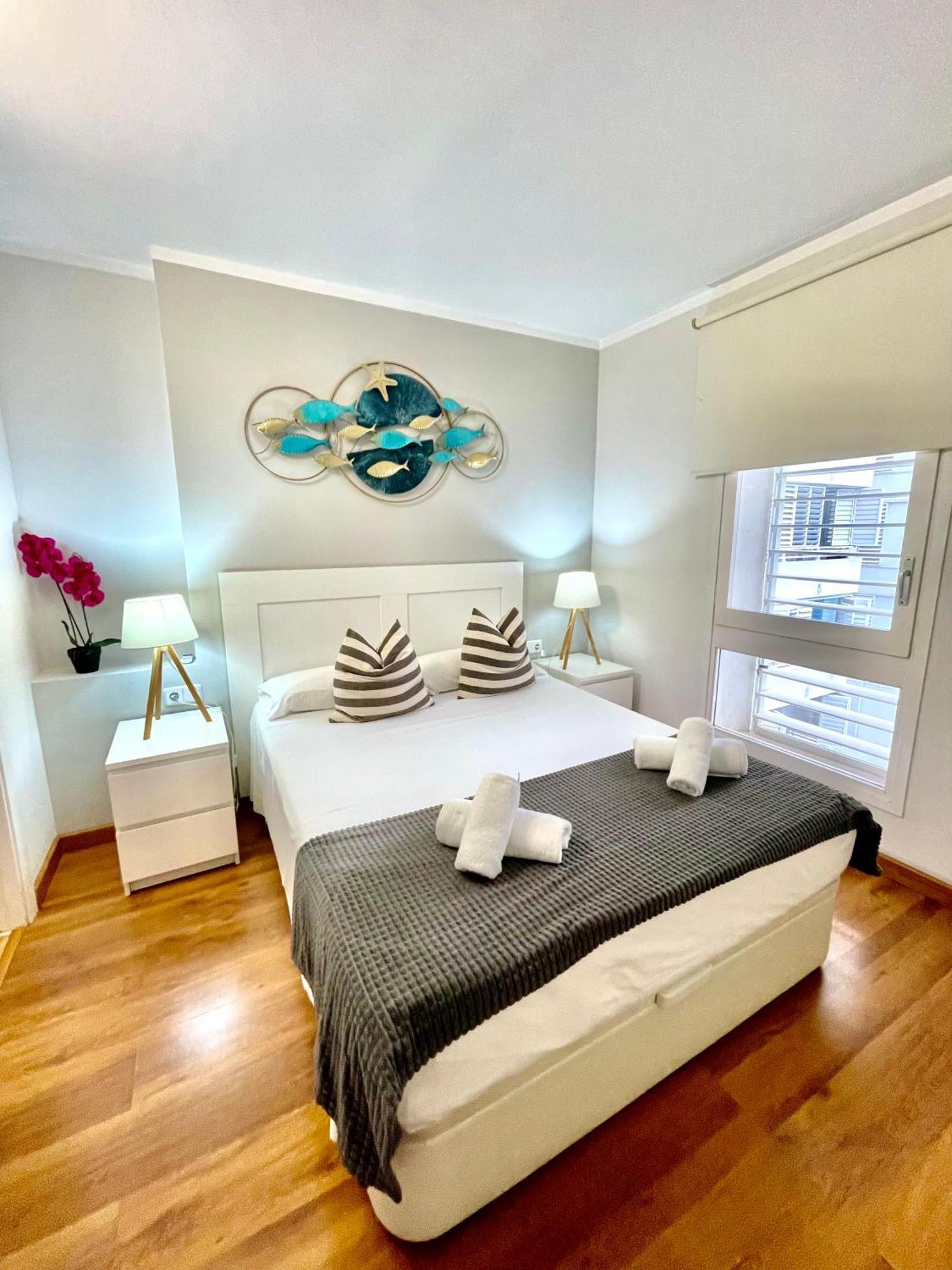 Seahomes Vacations, La Mer Bleue, Beach&Pool, Pk, Full Equipped In Fenals Beach يوريت دي مار المظهر الخارجي الصورة